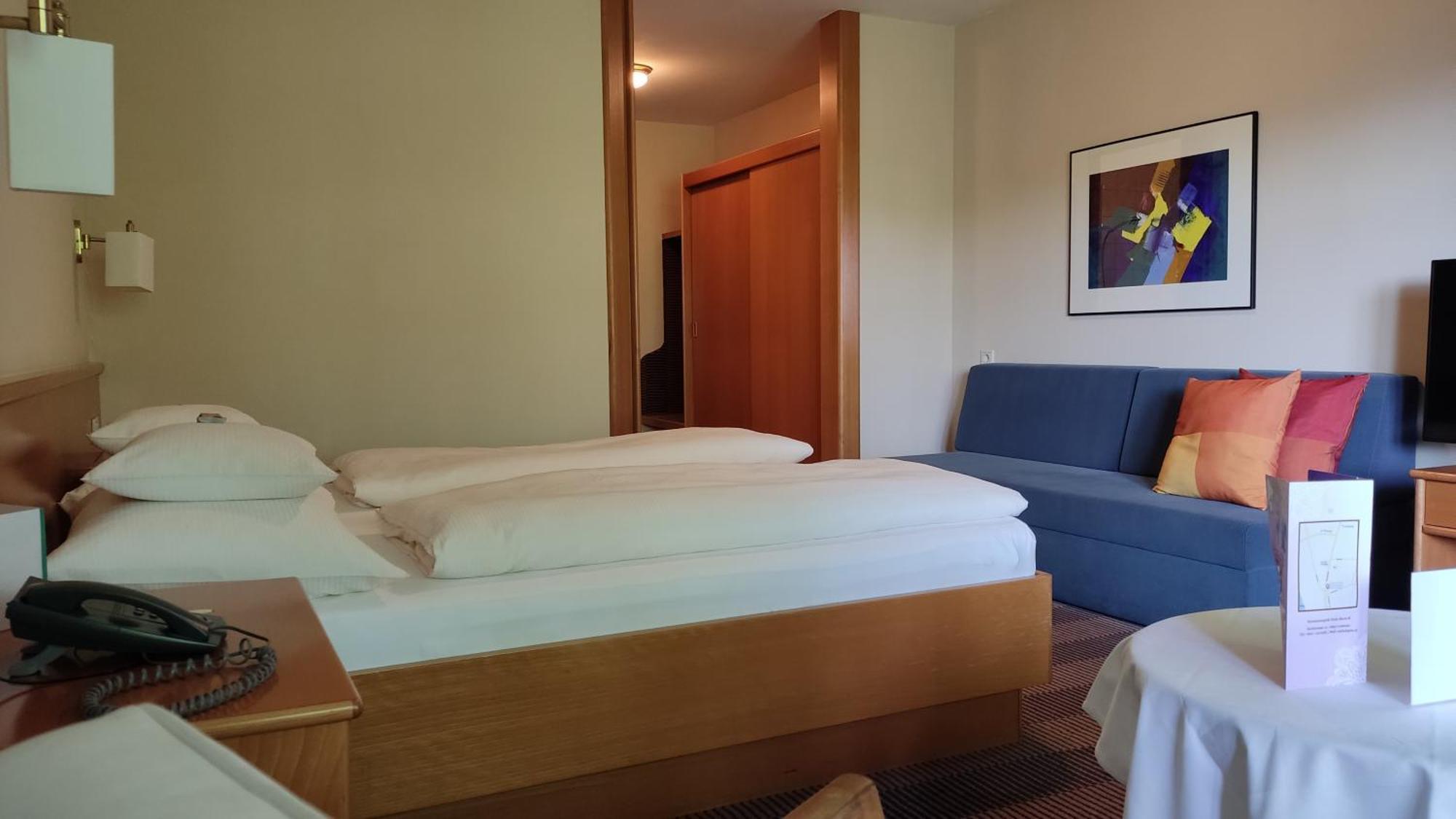 Hotel Gasthof Kroenele Лустенау Экстерьер фото